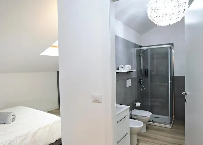 Loggia Dei Lovoleti مودينا